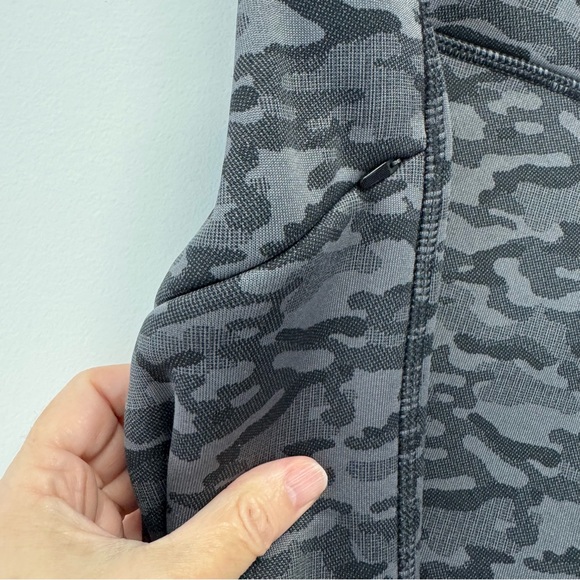 Title Nine Women's Camouflage Black & Grey Warm Leggings Side Pockets Size XL - Picture 4 of 13